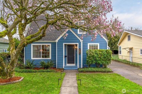 Photo of 2929 Louisiana Street, Longview, WA 98632 (MLS # 2491883)