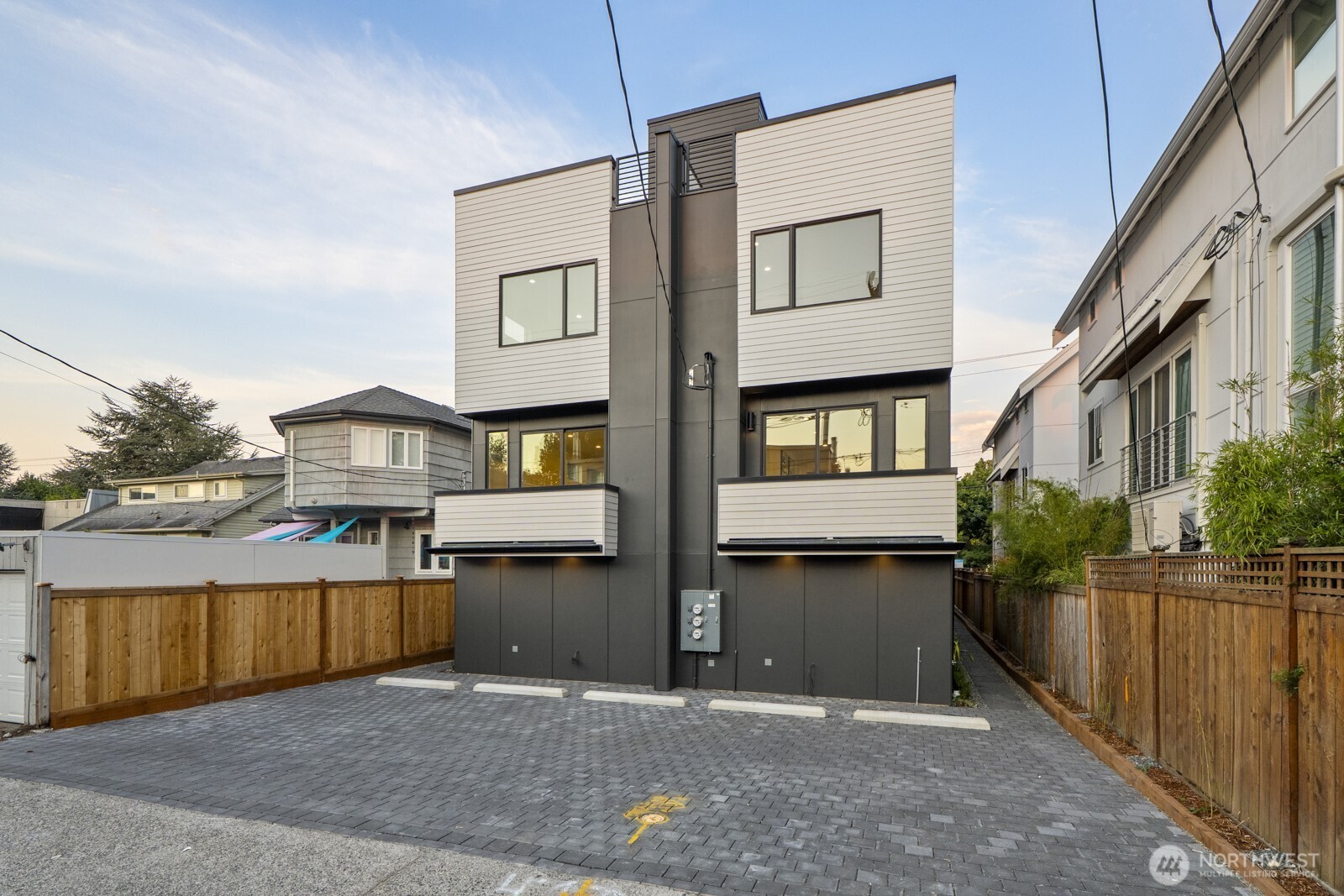 Seattle, Washington, 98116, United States, 3 Bedrooms Bedrooms, ,3 BathroomsBathrooms,Residential,Active,1942352