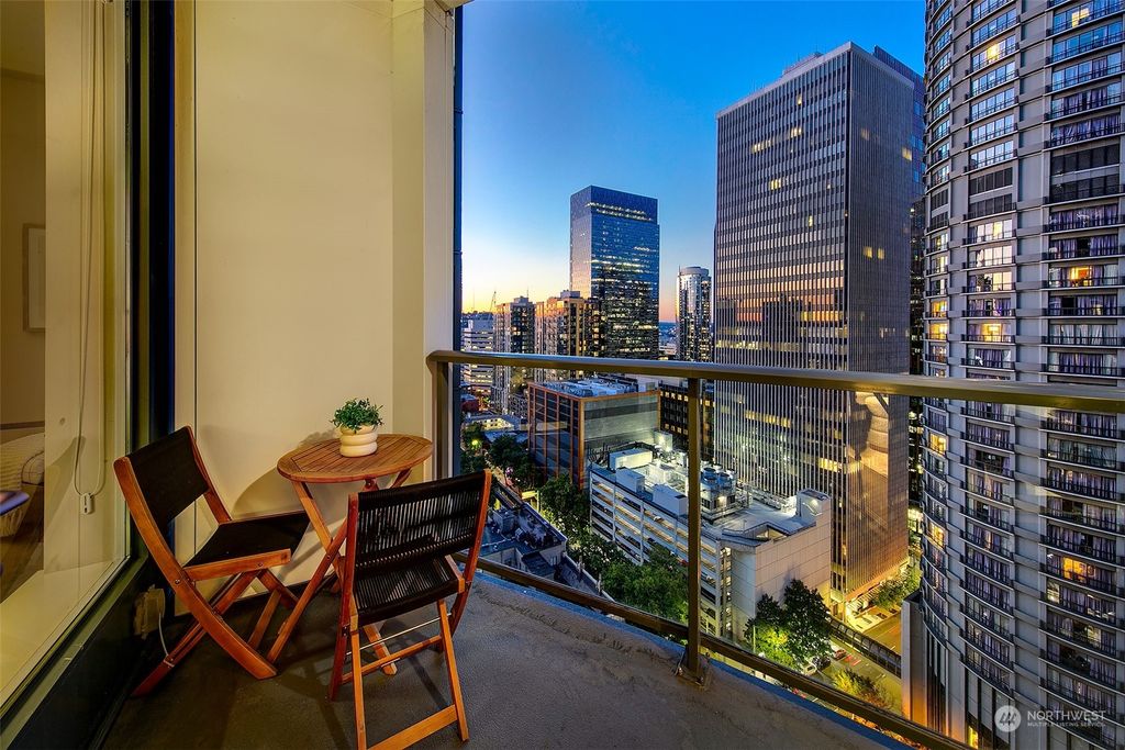 Photo of 1920 4th Avenue #1810, Seattle, WA 98101 (MLS # 2187997)