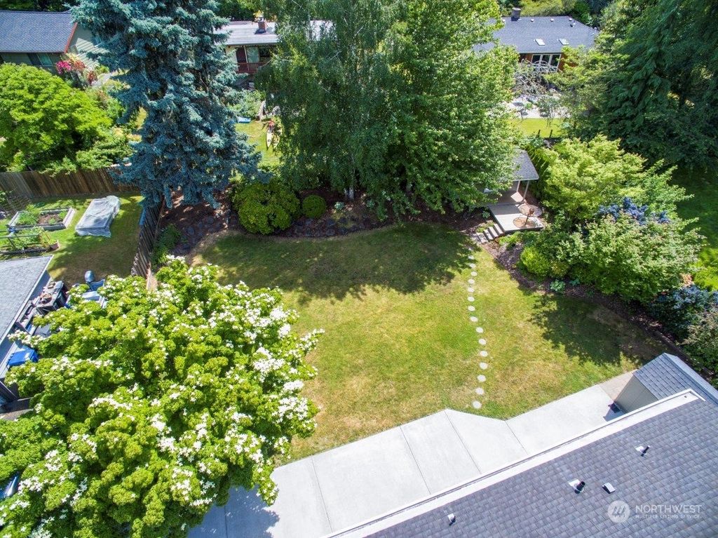 Photo of 18968 Marine View Drive SW, Normandy Park, WA 98166 (MLS # 2058987)