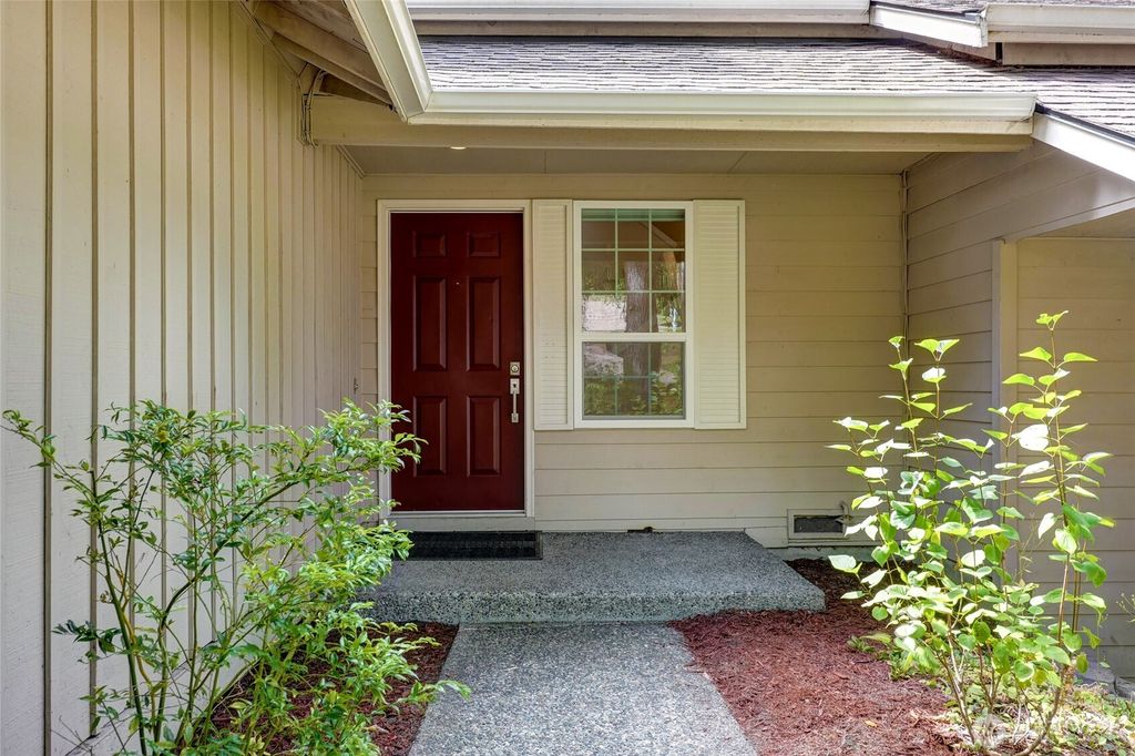 Photo of 8605 137th Avenue NE, Redmond, WA 98052 (MLS # 2406262)