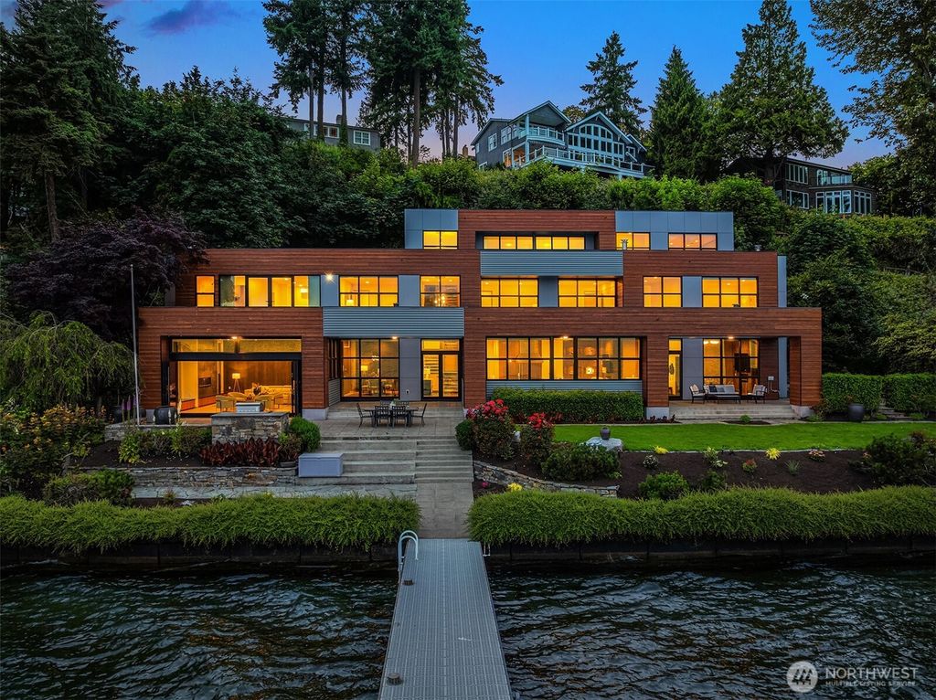Photo of 3840 E Mercer Way, Mercer Island, WA 98040 (MLS # 2421783)