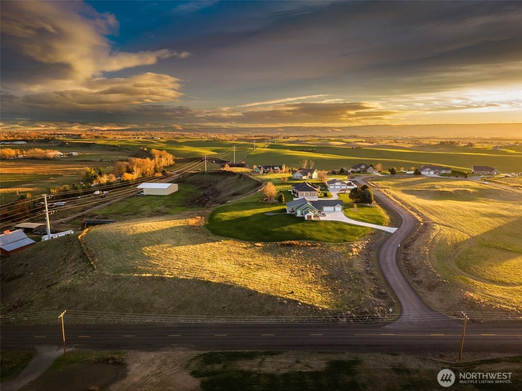 Photo of 0 TBD Bluff Haven Road Lot 14, Walla Walla, WA 99362 (MLS # 2463069)