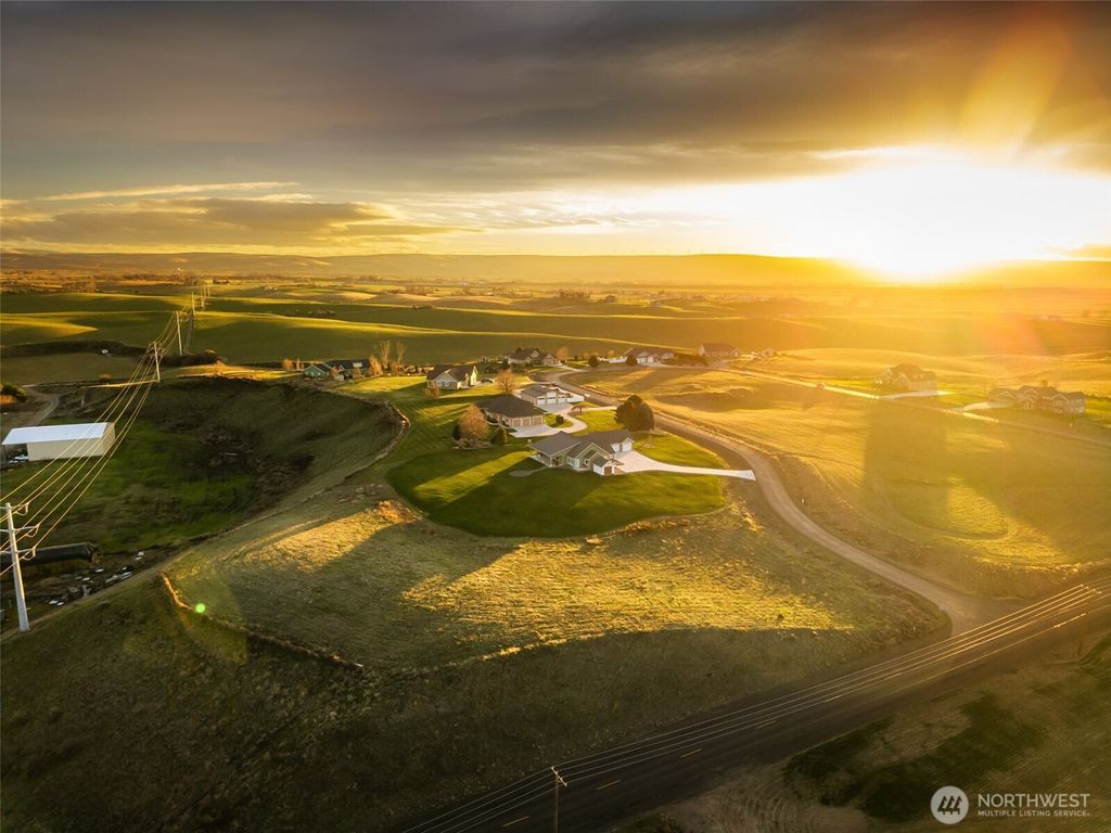 Photo of 0 TBD Bluff Haven Road Lot 14, Walla Walla, WA 99362 (MLS # 2463069)