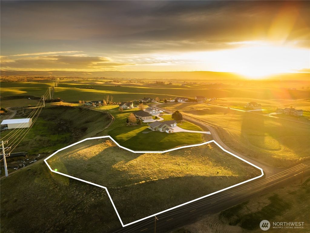 Photo of 0 TBD Bluff Haven Road Lot 14, Walla Walla, WA 99362 (MLS # 2463069)