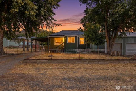 Photo of 214 A Street, Grand Coulee, WA 99133 (MLS # 2554999)