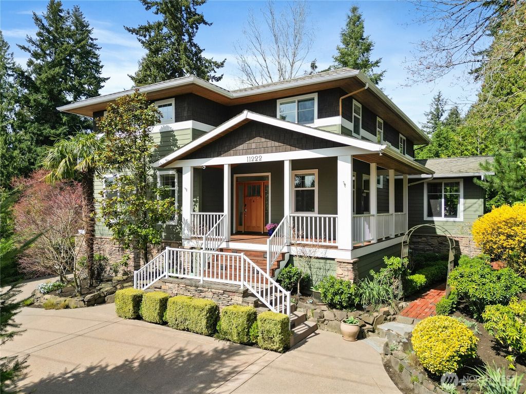 Photo of 11222 NE 100th Street, Kirkland, WA 98033 (MLS # 2498907)