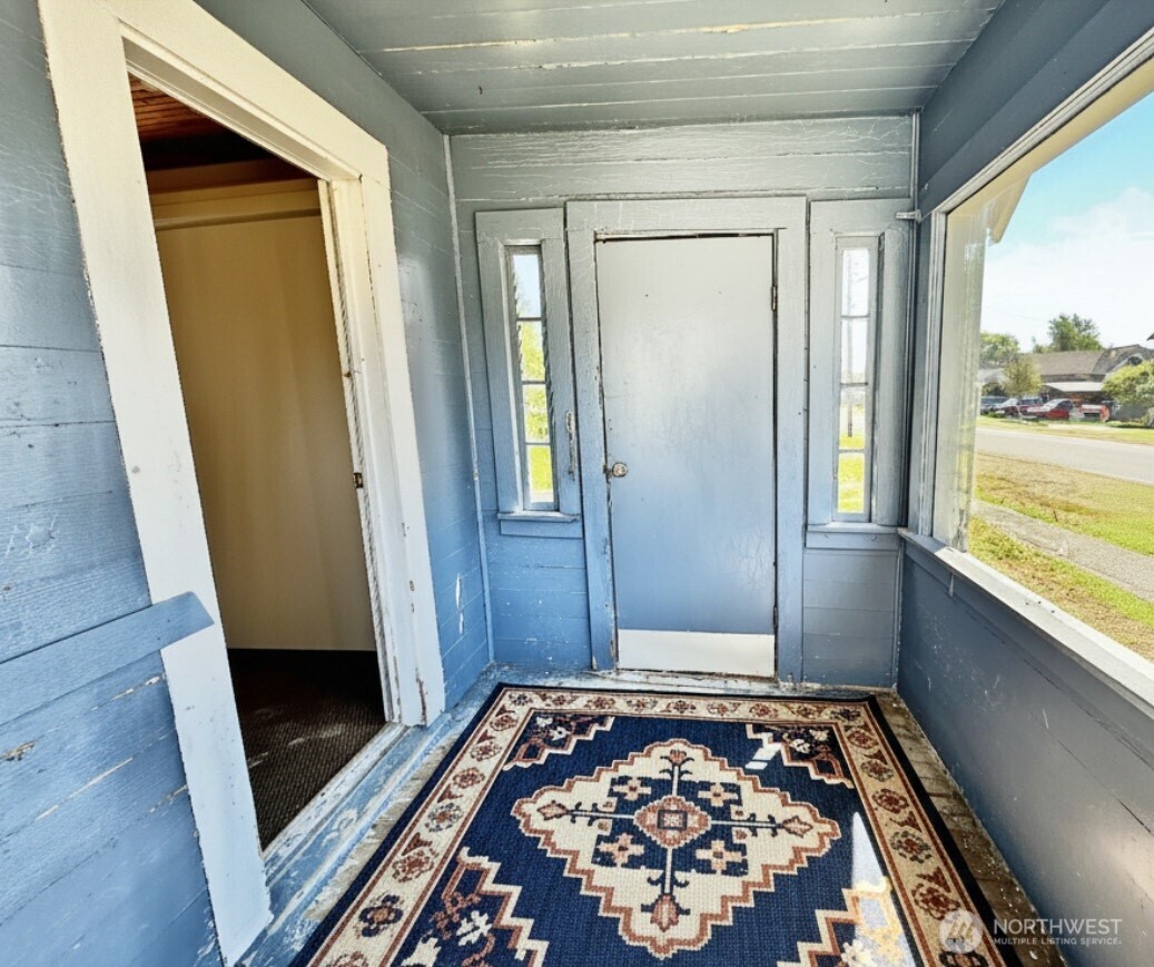 1202 W Perry Street W