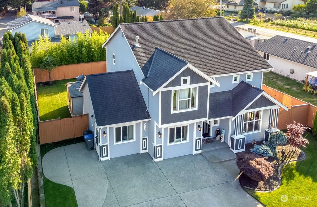 Photo of 318 7th Avenue N, Algona, WA 98001 (MLS # 2002402)