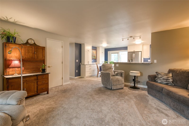 1104 E Fairview Lane