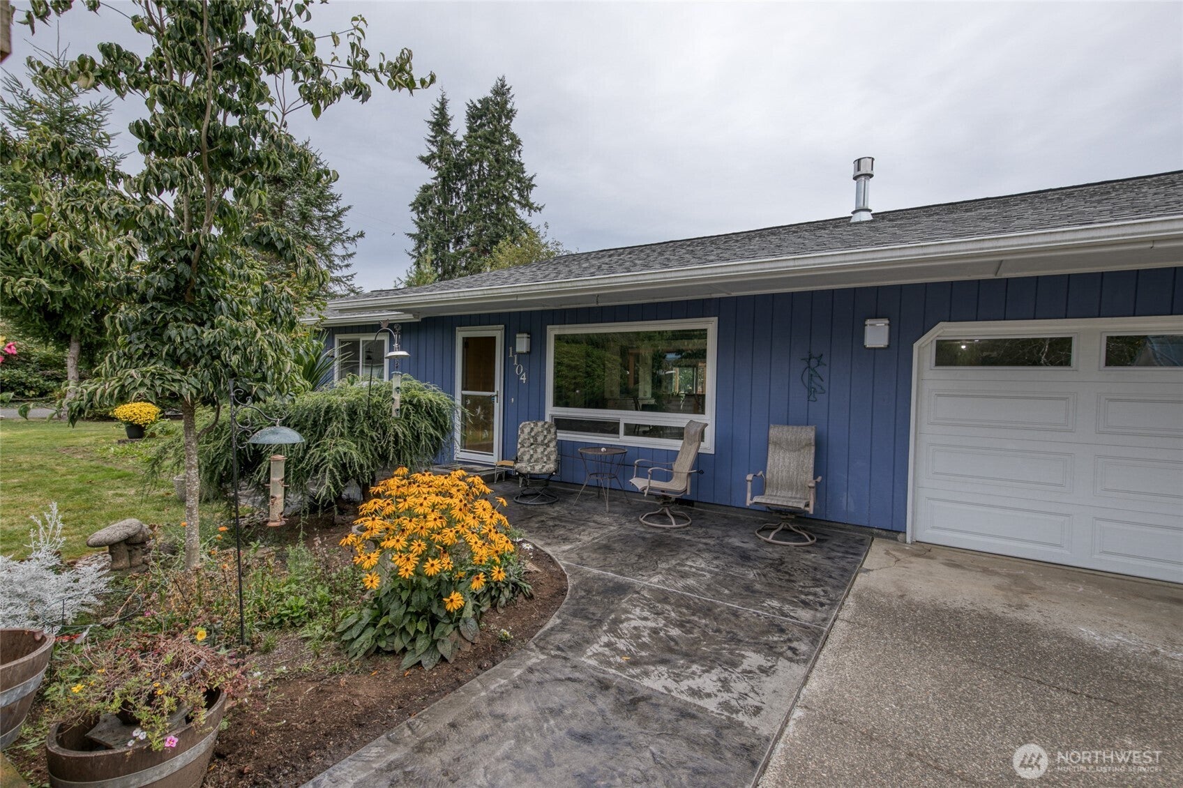 1104 E Fairview Lane