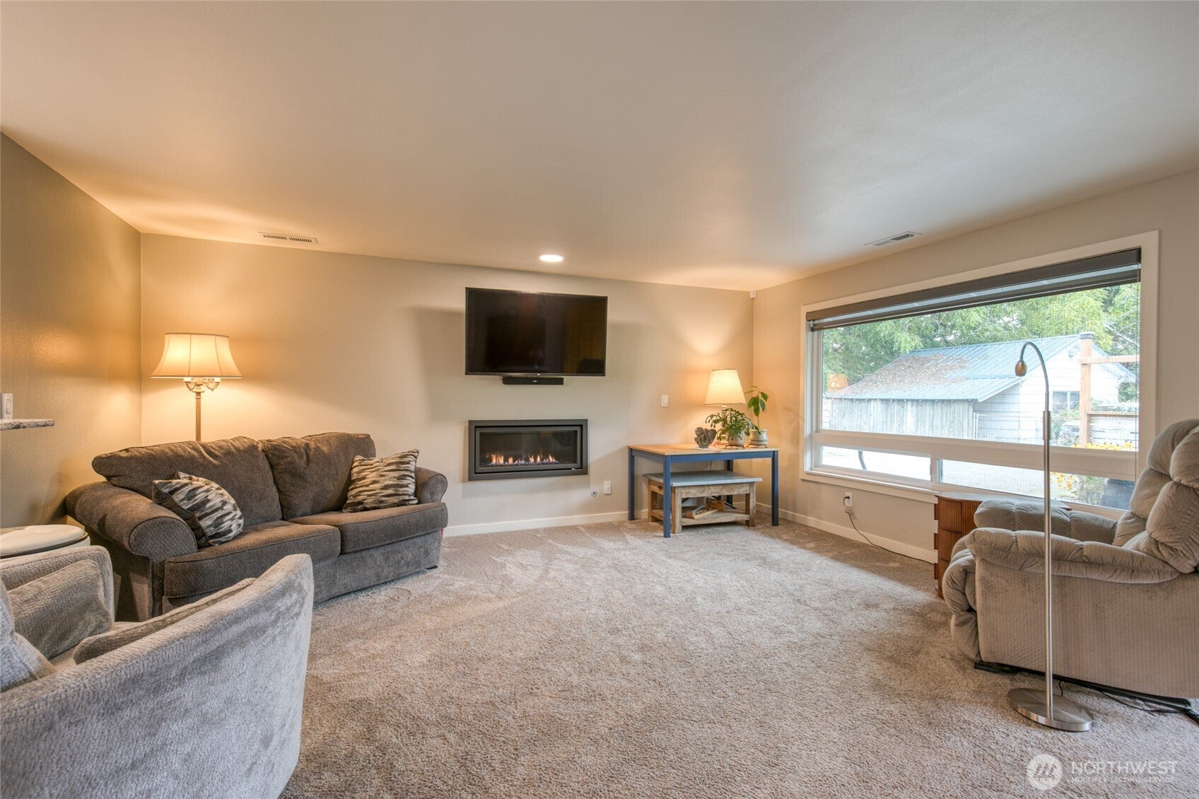 1104 E Fairview Lane