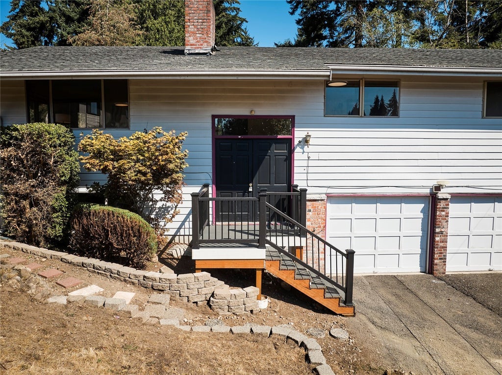 Photo of 160 S 120th Street, Burien, WA 98168 (MLS # 2598778)