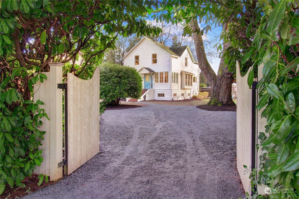 Photo of 9530 14th Avenue NW, Seattle, WA 98117 (MLS # 2194046)