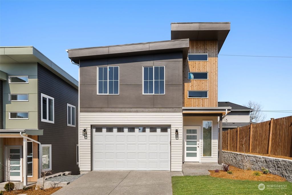 Photo of 14304 Jefferson Way #8, Lynnwood, WA 98087 (MLS # 2052508)