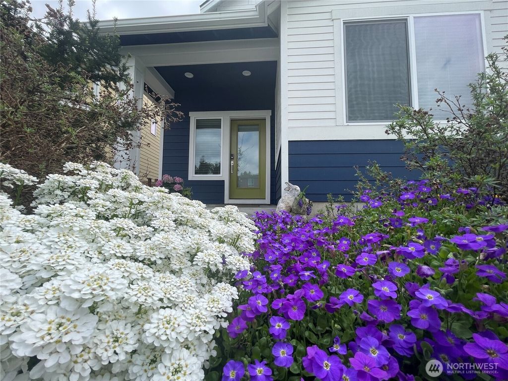 Photo of 2127 Lancaster Way, Ferndale, WA 98248 (MLS # 2495275)