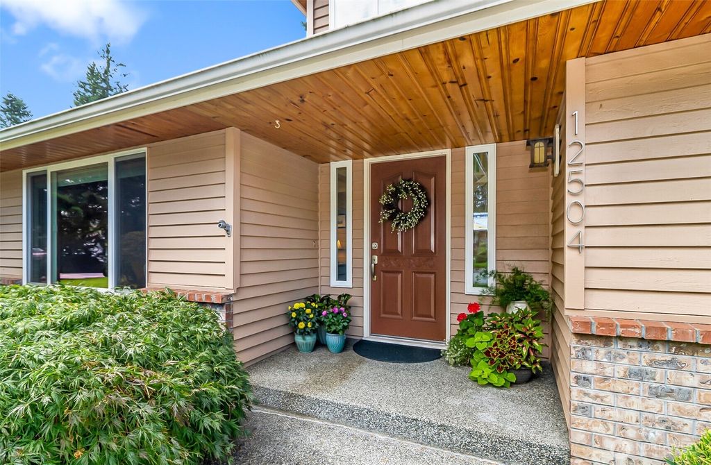 Photo of 12504 40th Avenue SE, Everett, WA 98208 (MLS # 2431461)