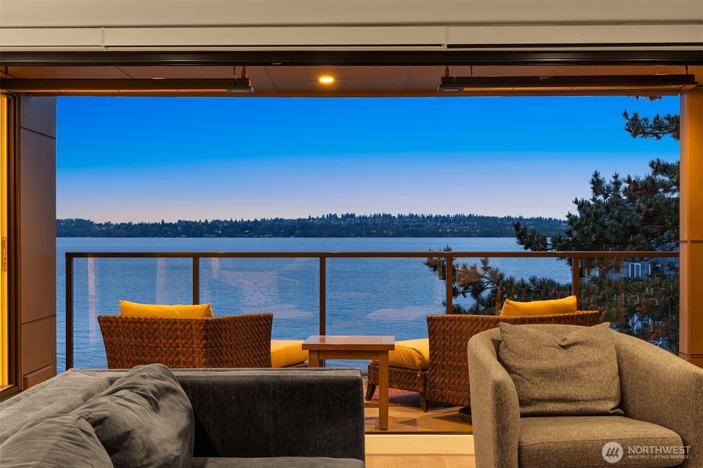 Photo of 807 Lake Street S #300, Kirkland, WA 98033 (MLS # 2392546)