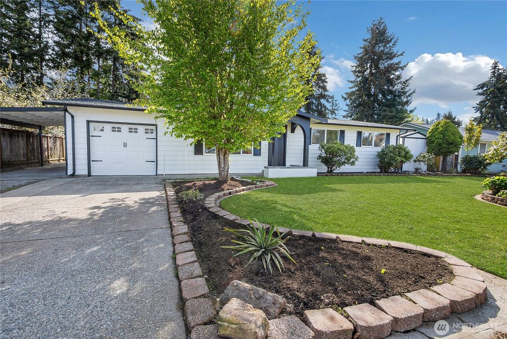 Photo of 35412 12th Avenue SW, Federal Way, WA 98023 (MLS # 2360187)