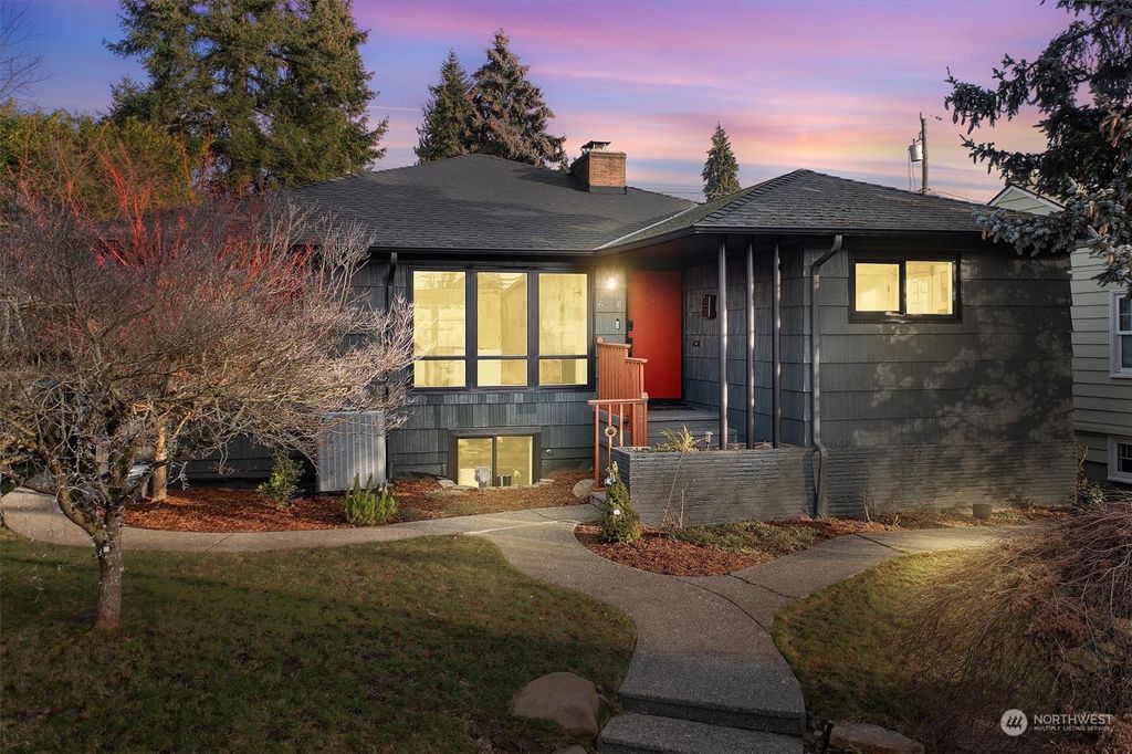 Photo of 6226 45th Avenue NE, Seattle, WA 98115 (MLS # 2322697)