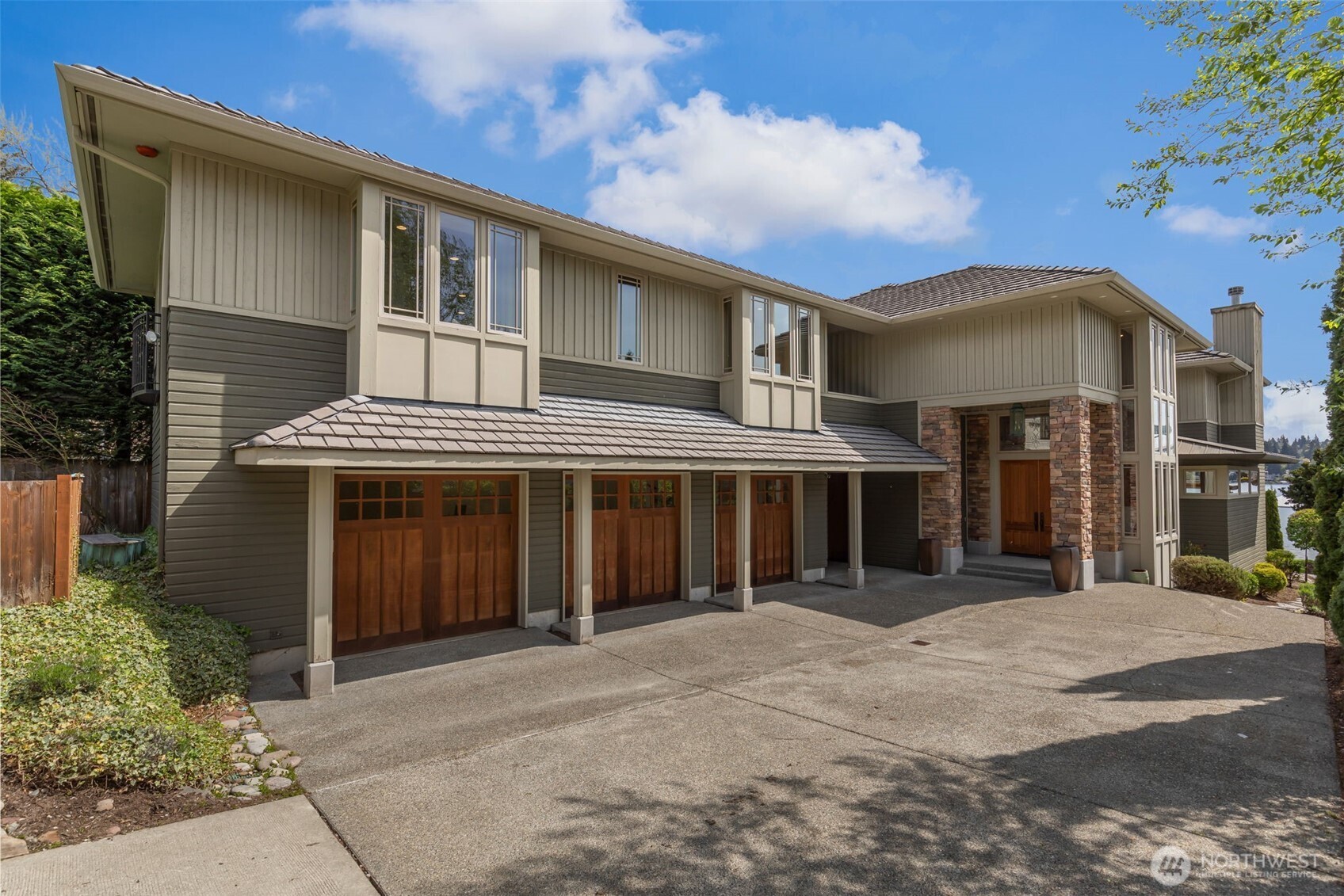 8551 NE Juanita Drive