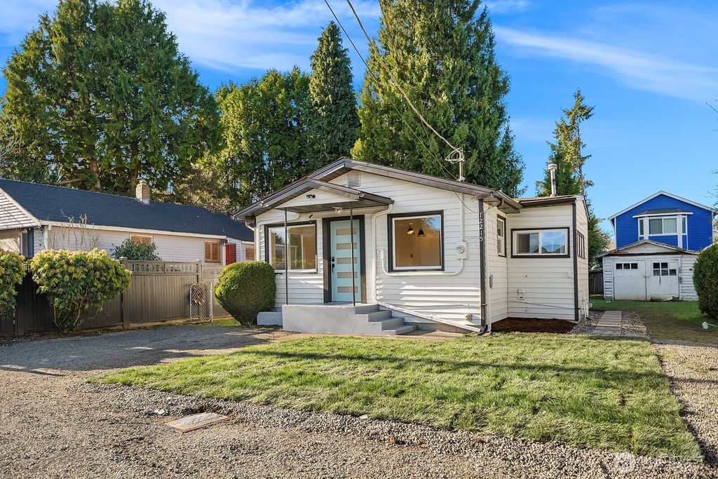 Photo of 12215 44th Avenue S, Tukwila, WA 98178 (MLS # 2469700)