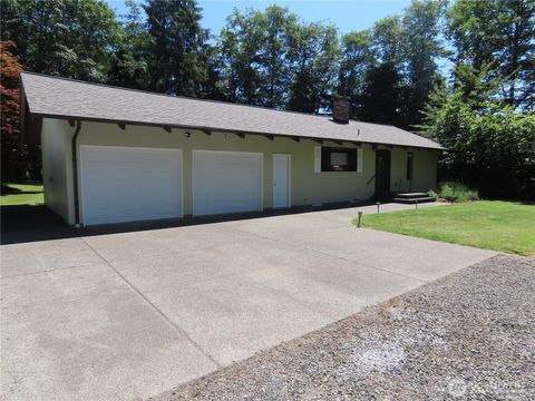 Photo of 38 Grays Harbor Boulevard, Hoquiam, WA 98550 (MLS # 2549020)