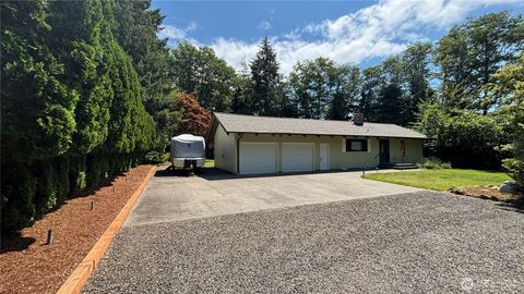 Photo of 38 Grays Harbor Boulevard, Hoquiam, WA 98550 (MLS # 2549020)