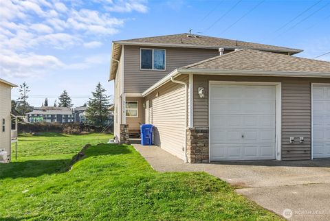 Photo of 2905 11th Street #B, Everett, WA 98201 (MLS # 2477533)