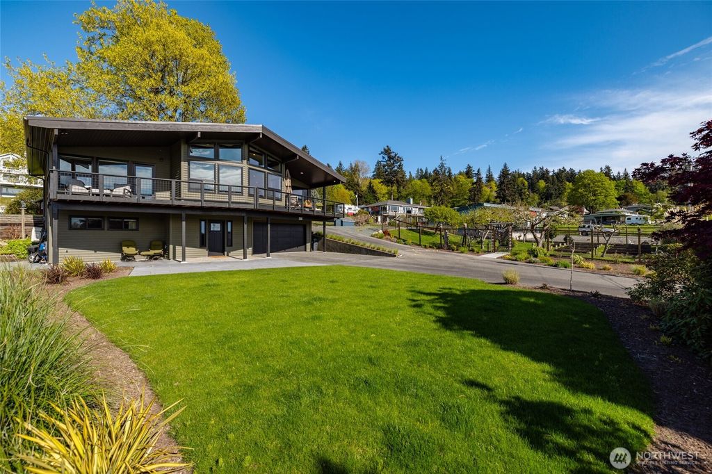 Photo of 8177 Cultus Dr DR, Clinton, WA 98236 (MLS # 2511673)