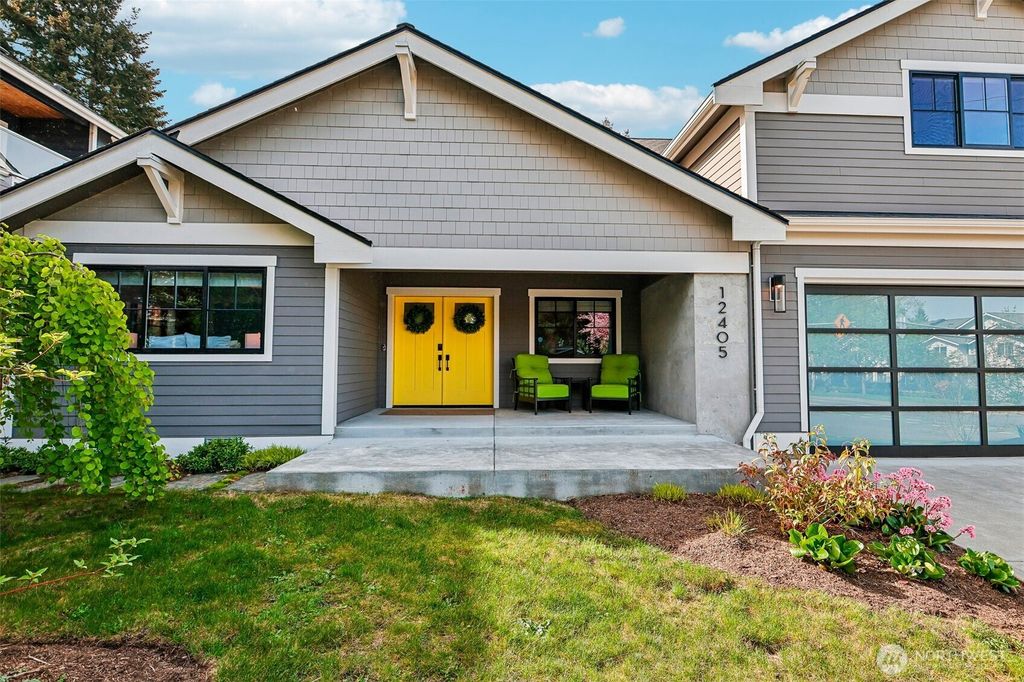 Photo of 12405 NE 108th Place, Kirkland, WA 98033 (MLS # 2512313)