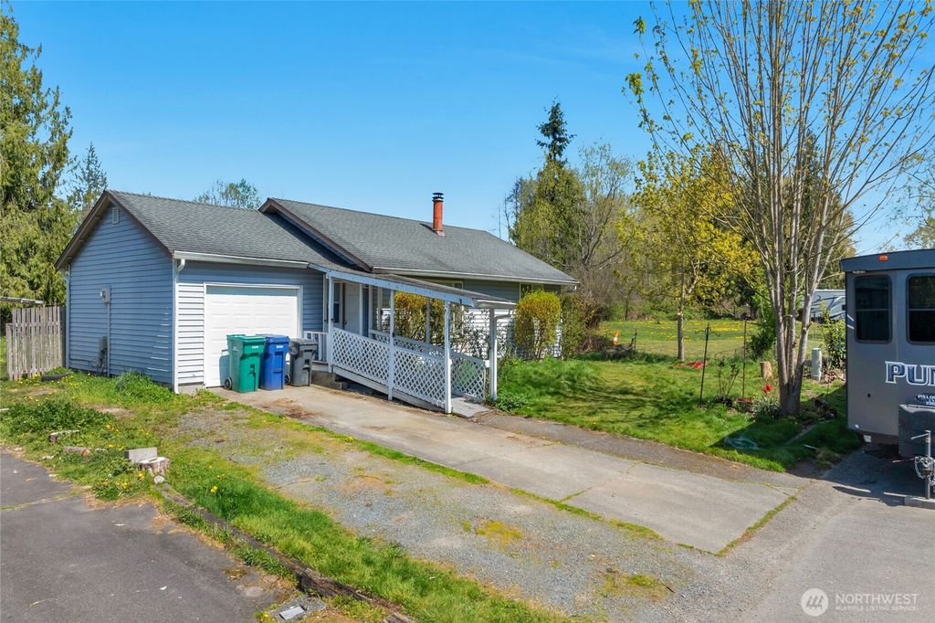 Photo of 5829 143rd Place NE, Marysville, WA 98271 (MLS # 2359808)