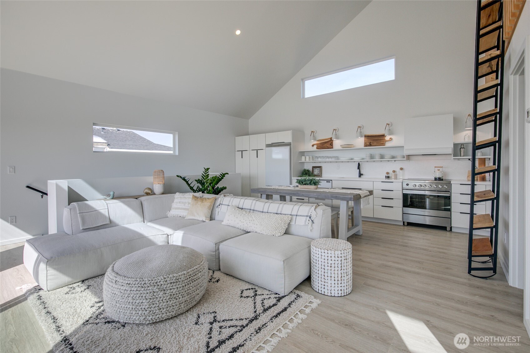 1109 Ocean Shores Boulevard SW