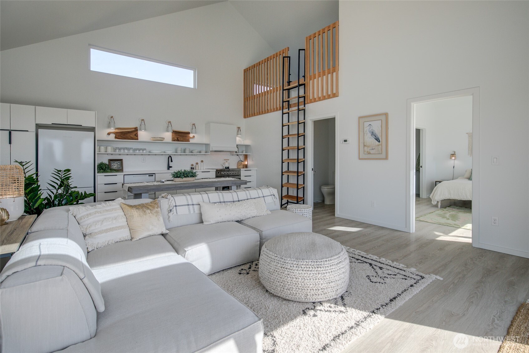1109 Ocean Shores Boulevard SW