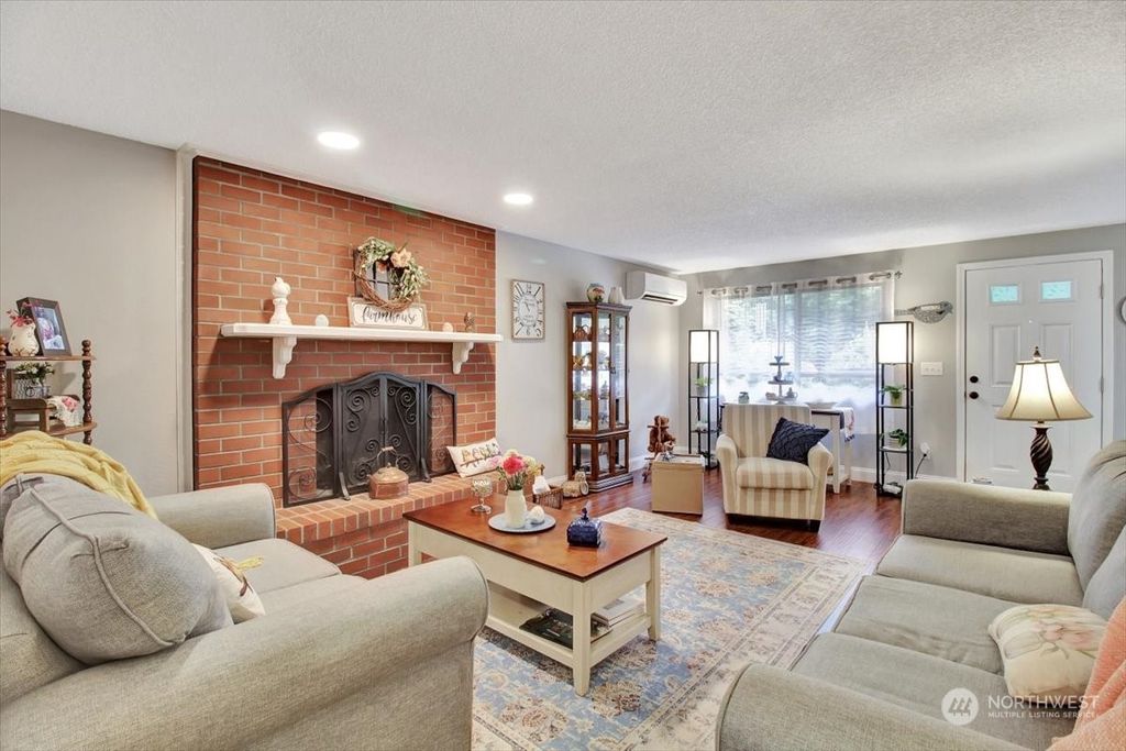 Photo of 4510 Olympic Boulevard #4, Everett, WA 98203 (MLS # 2241276)