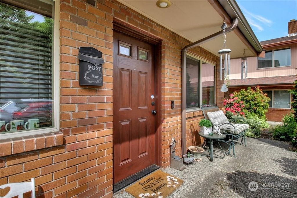 Photo of 4510 Olympic Boulevard #4, Everett, WA 98203 (MLS # 2241276)