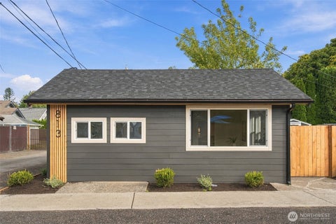 Photo of 813 SE 2nd Street, Auburn, WA 98002 (MLS # 2580844)