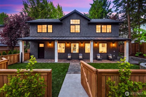 Photo of 12416 NE 72nd Street, Kirkland, WA 98033 (MLS # 2580558)