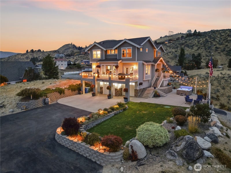 200 Crescent Street