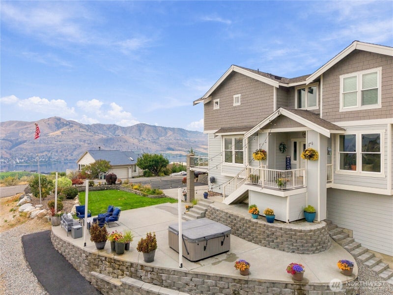 200 Crescent Street