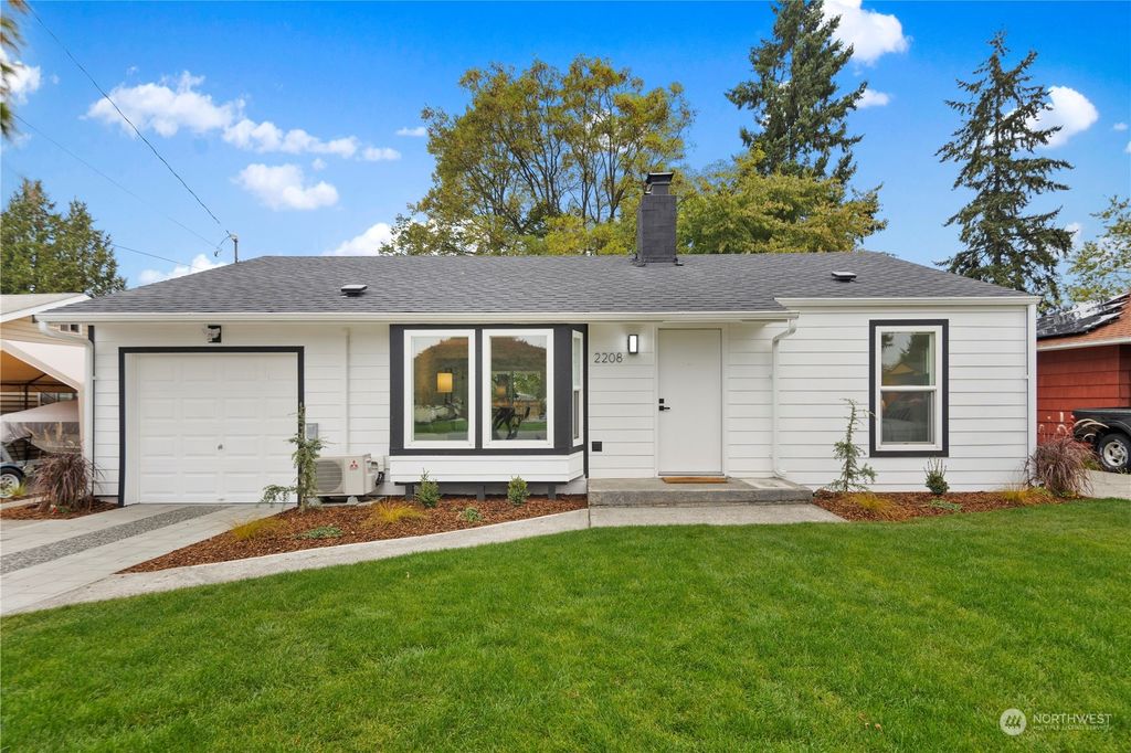 Photo of 2208 S 126th Street, Seattle, WA 98168 (MLS # 2172709)