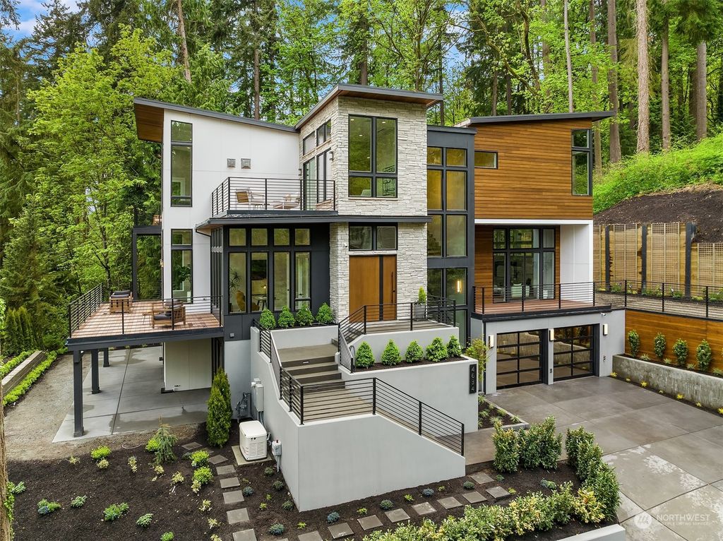 Photo of 4634 E Mercer Way, Mercer Island, WA 98040 (MLS # 2015905)
