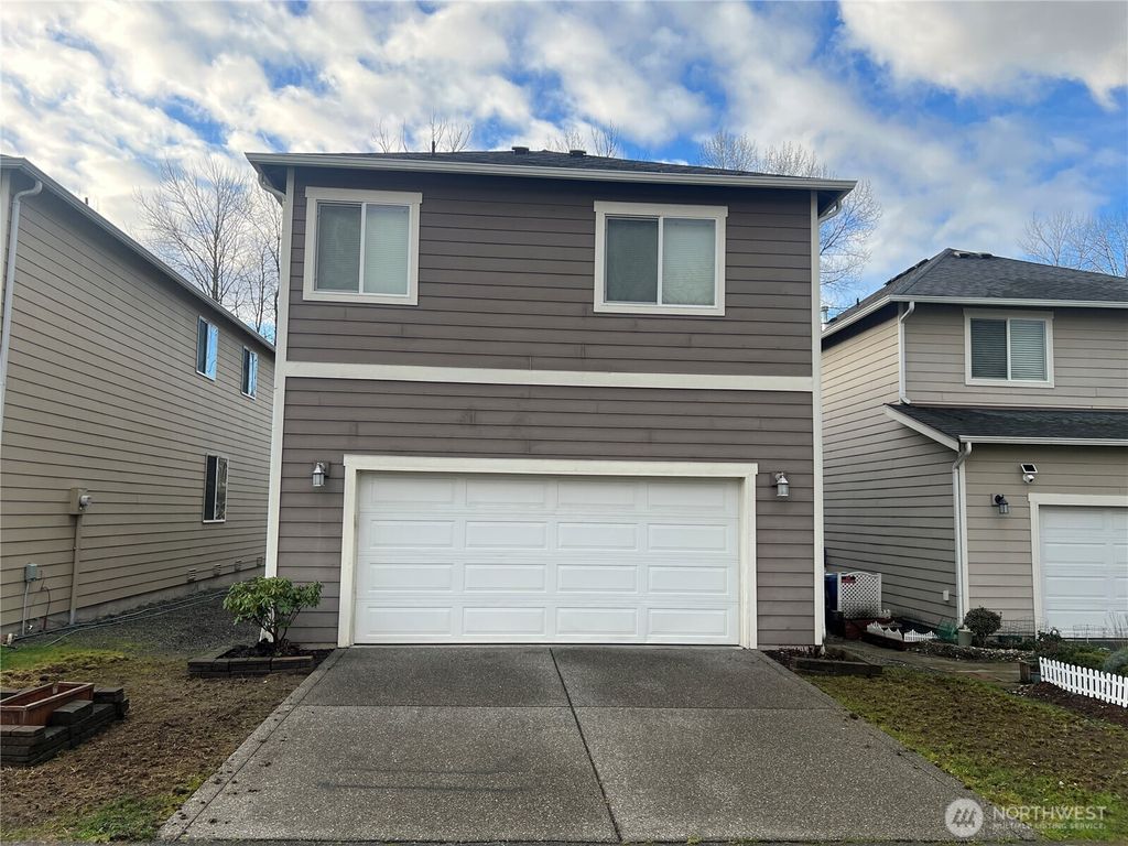 Photo of 364 Field Place NE, Renton, WA 98059 (MLS # 2465714)