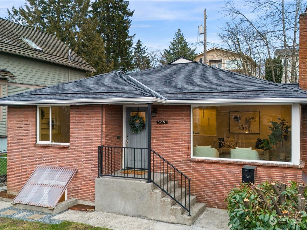 Photo of 5710 30th Avenue NE, Seattle, WA 98105 (MLS # 2191944)