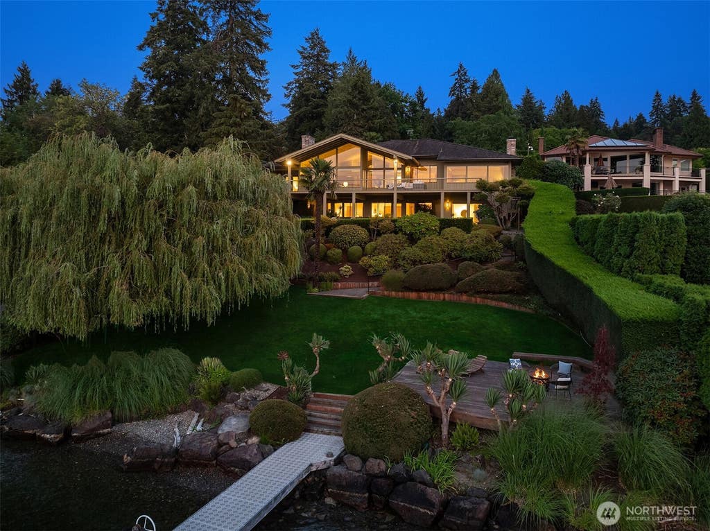 Photo of 49 Holly Hill Drive, Mercer Island, WA 98040 (MLS # 2570474)