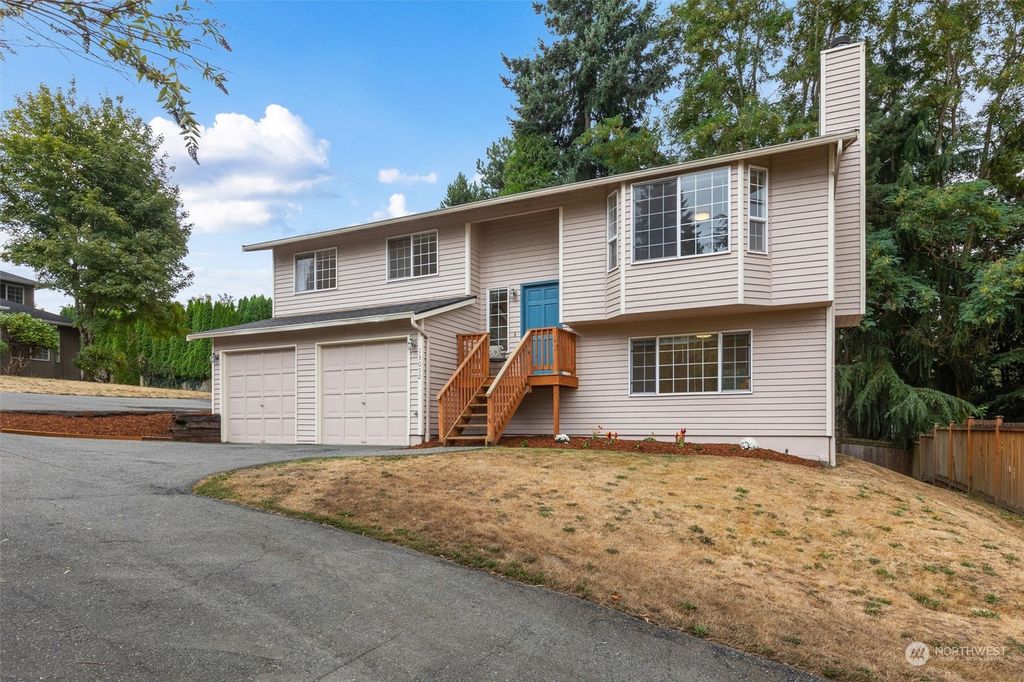 Photo of 13052 35th Avenue NE, Seattle, WA 98125 (MLS # 2153898)