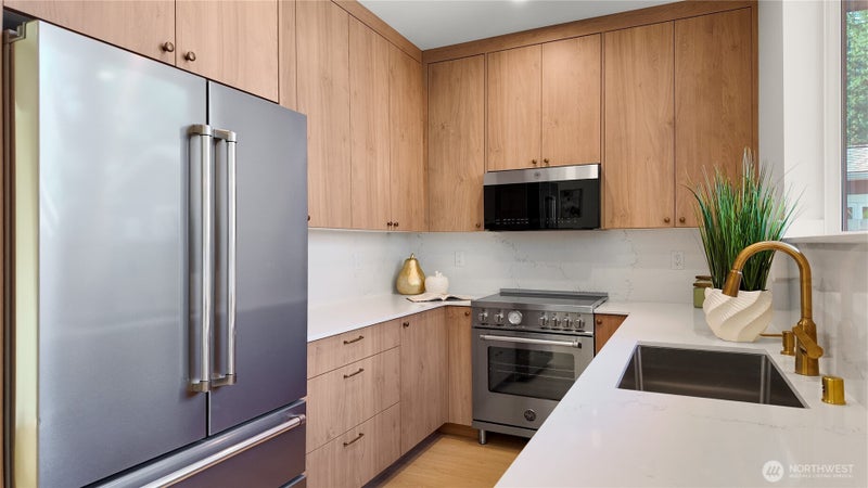 3207 NE 94th Street