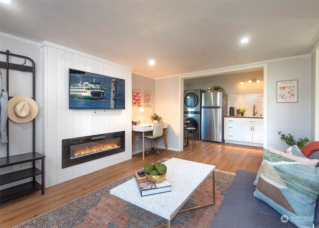 Photo of 11822 25th Avenue S, Seattle, WA 98168 (MLS # 2219632)