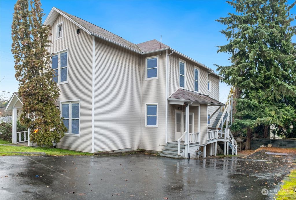 Photo of 68 W Etruria Street, Seattle, WA 98119 (MLS # 2189953)