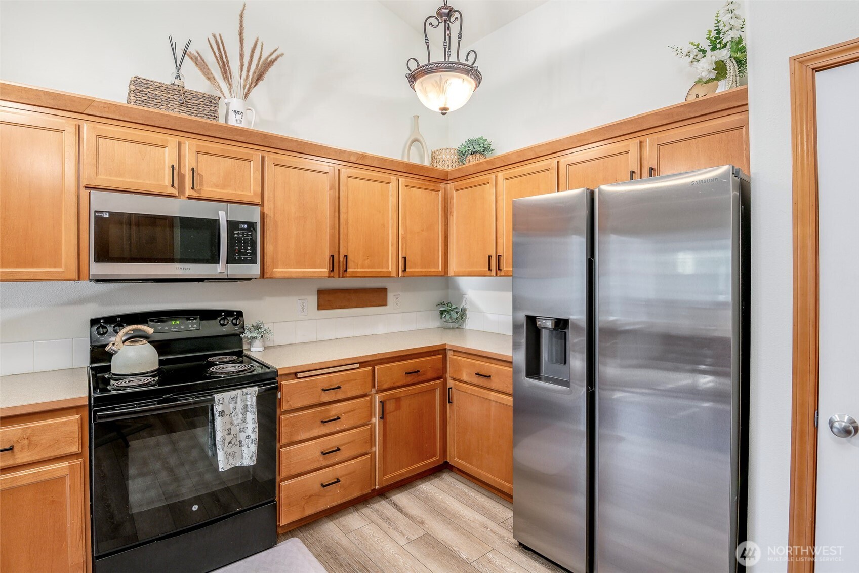 1405 NE Riddell Avenue